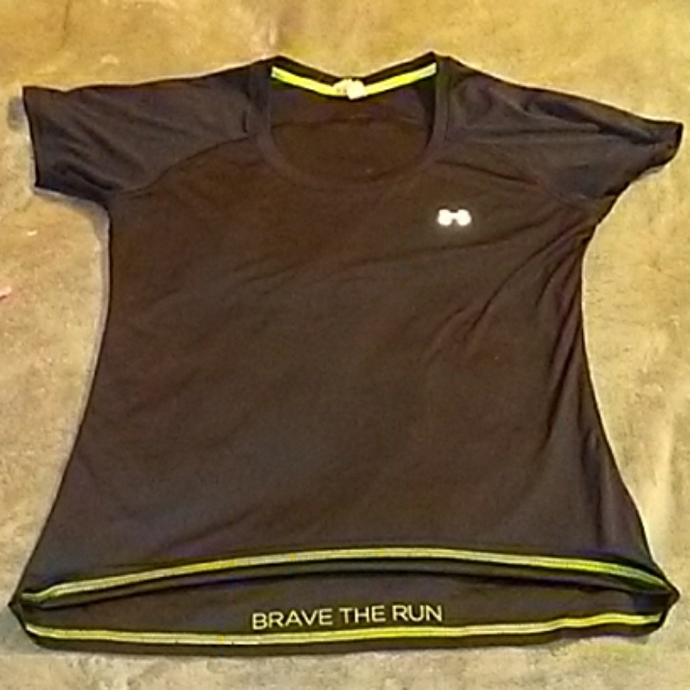 Under Armour Womens Medium top